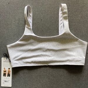 Alo Yoga Vapor Leopard Sports Bra - White - Medium